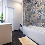 V86 - Charming 1br Duplex By The Sea In