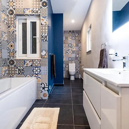 V86 - Charming 1br Duplex By The Sea In * Senglea