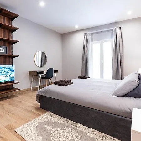V86 - Charming 1br Duplex By The Sea In Apartment *