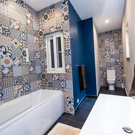 شقة V86 - Charming 1br Duplex By The Sea In